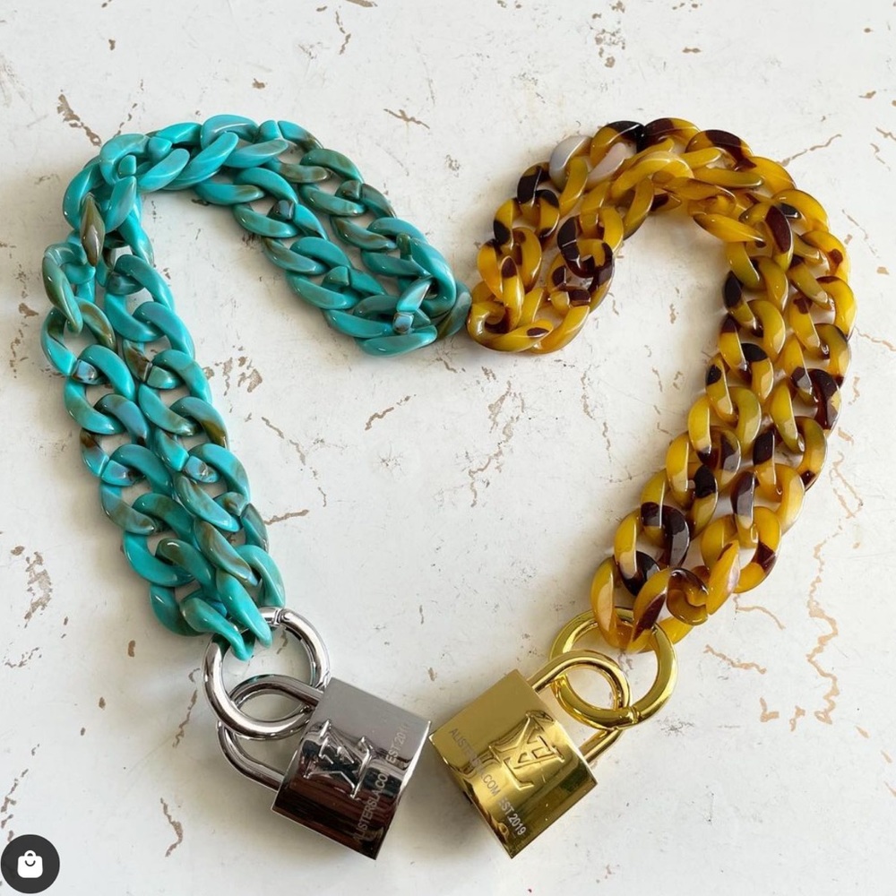 HYPEBAE Teal Necklace x Gold Pendant